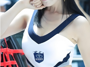 最新4K韩国美女车模实拍4K